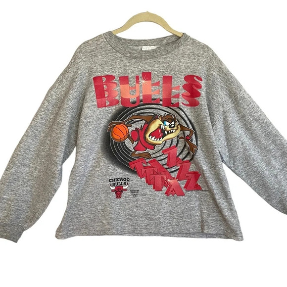 Vintage Looney Tunes 1997 Tasmania  Chicago Bulls Crewneck Sweatshirt - Picture 1 of 11